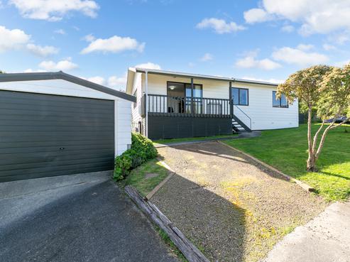 2 Murchison Street, Island Bay