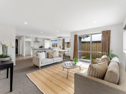 30 Crossley Avenue, Woodend