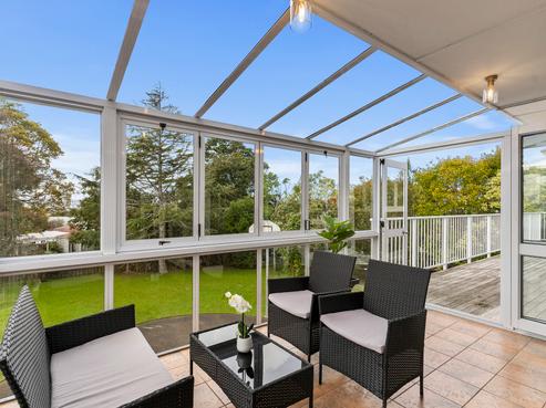2 Dawn Place, Te Atatu South