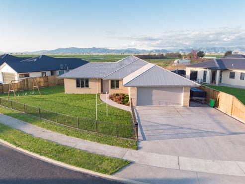 24 McWatters Drive, Ngatea