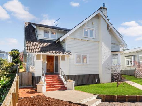 131 Mount Albert Road, Mount Albert