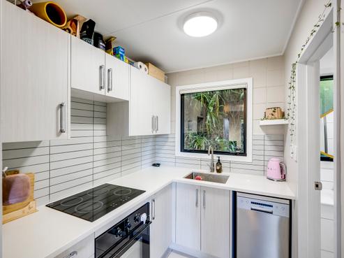 2/48 Burns Road, Napier Hill