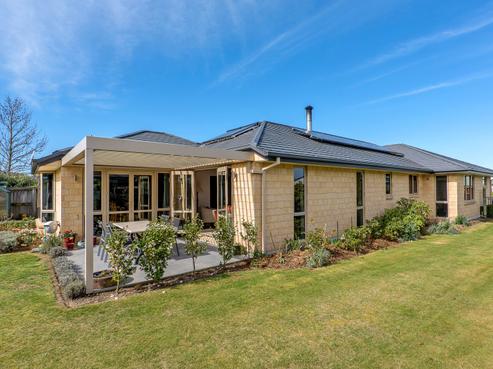 10 Devon Crescent, Darfield