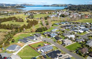 89 Greenhills Drive, Coromandel