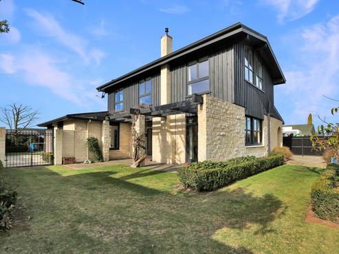 40 Churchill Avenue, Allenton
