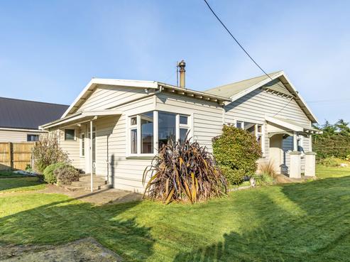 4 Second Street, Waimatua