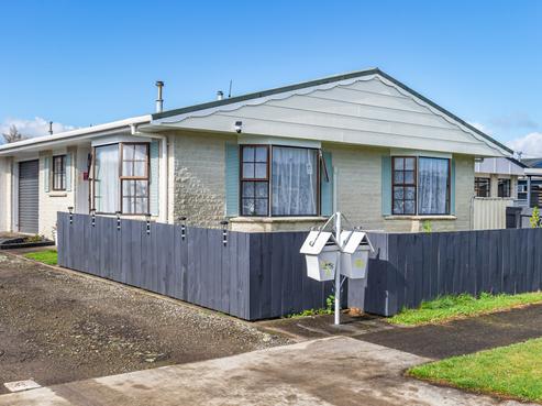 102 Winchester Street, Levin