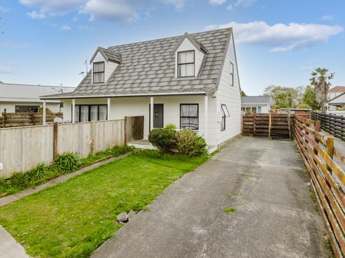 21 Newton Place, Westbrook