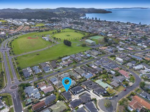 16A Lillian Place, Orewa