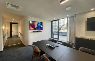 Luxurious CBD Office