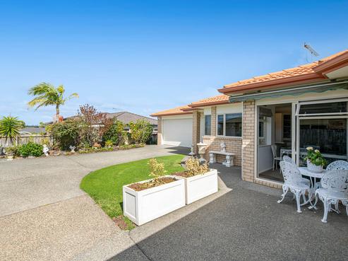18 Chesterfield Way, Orewa