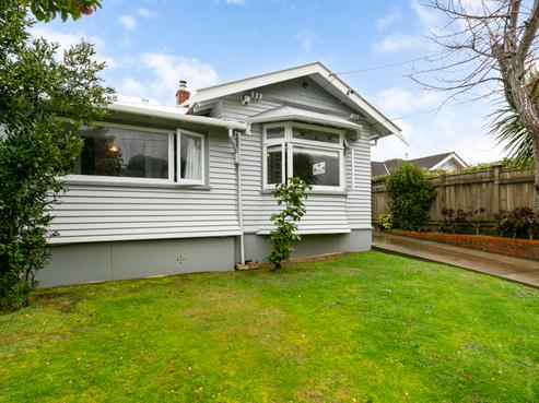 17 Fernlea Avenue, Karori