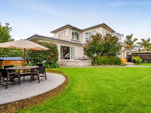 10 Strandon Place, Strandon