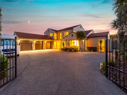 9 Belle-mer Place, Gulf Harbour