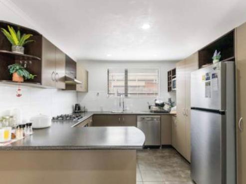 193 Keri Vista Rise, Papakura