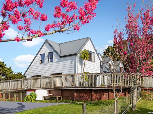 1455 Awhitu Road, Pollok