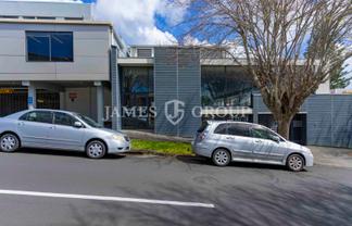 STANDALONE EPSOM OFFICE AMPLE CAR PARKING