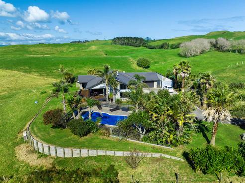 763 Kohekohe-karioitahi Road, Pollok