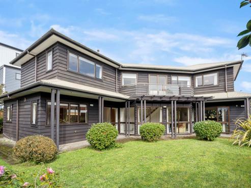 12 Dunkerron Avenue, Epsom