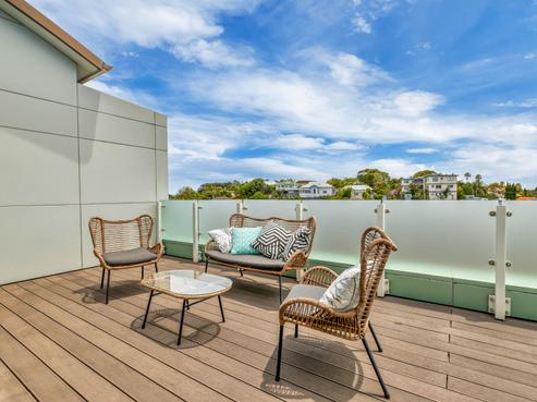 301/3 Morningside Drive, Morningside