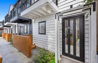 5/6 Saint Leonards Road, Kelston