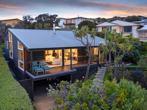 318 Cannon Hill Crescent, Mount Pleasant