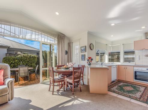 15 Magnolia Place, Richmond