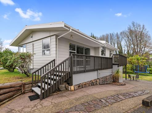 52 Pandora Avenue, Sunnybrook