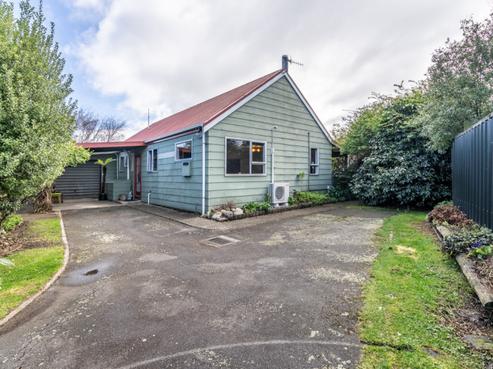 24 Iona Court, Strathern