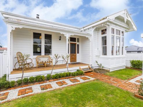 1 Russell Street, Otane