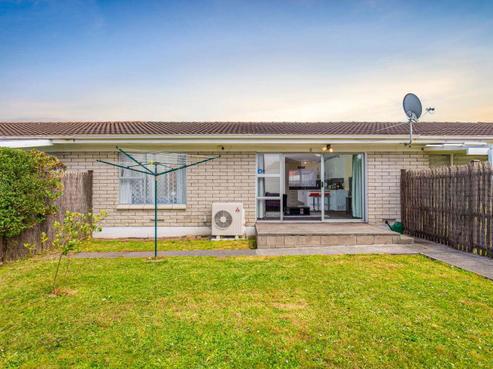 2/146 Puhinui Road, Papatoetoe