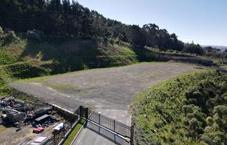 Large Flat Fenced Yard