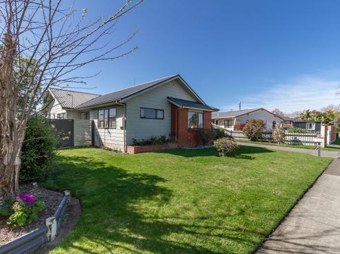 30 Perry Crescent, Greenmeadows