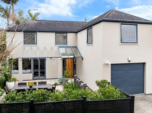 1A Elizabethan Gardens, Saint Heliers