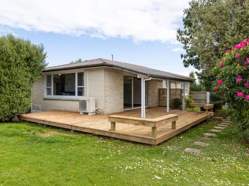 16 Lipscombe Crescent, Havelock North