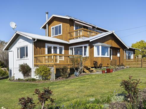 50 Hoddy Road, Redwood Valley
