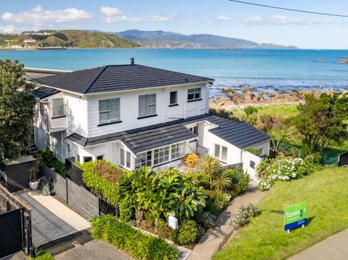 281 Queens Drive, Lyall Bay