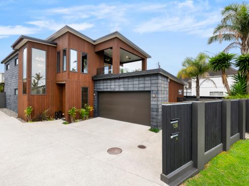 136 East Coast Road, Forrest Hill