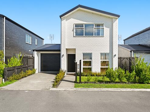23 Couldsack Avenue, Greenhill Park