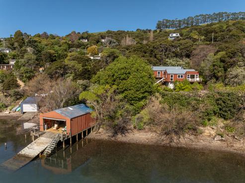 25 McRaes Road, Takamatua
