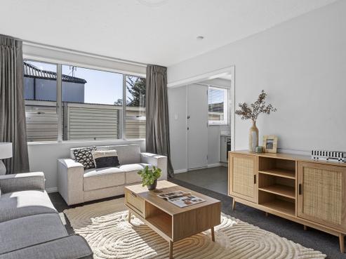 2/73 Clare Road, Saint Albans