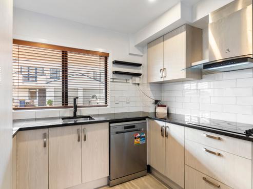 9/70 Fernhill Way, Oteha