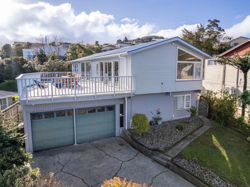 247 Dowse Drive, Maungaraki