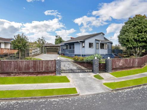 16 Greenstone Place, Clover Park