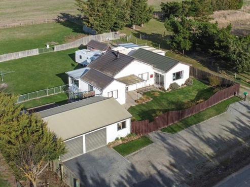 8 Olive Avenue, Middlemarch