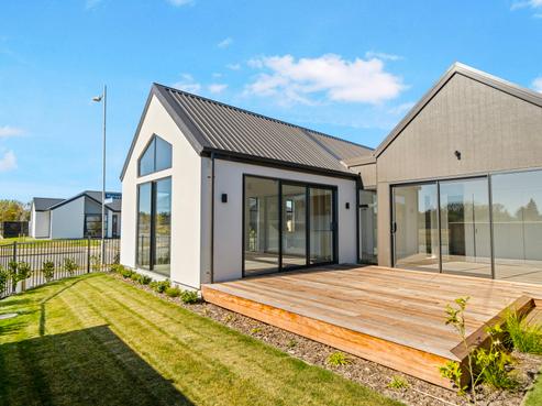 1 Hebe Lane, Northwood