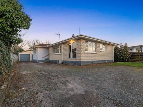 212 Sunset Road, Sunnybrook