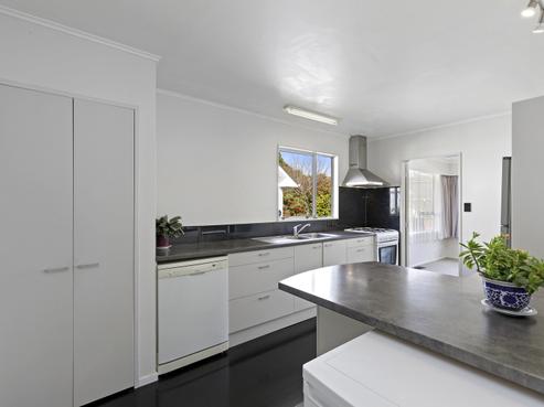 27 Saint Columbans Grove, Boulcott