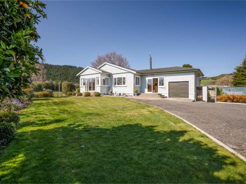 146 River Terrace Road, Brightwater