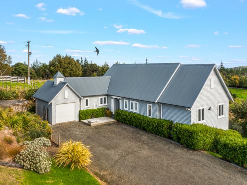 200 Martin Access Road, Makarau